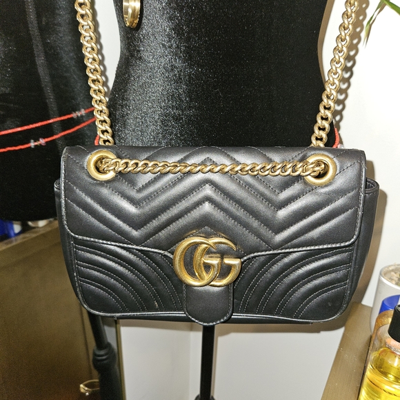 ~SOLD~Gucci GG Marmont Black Leather Shoulder Bag. - Picture 4 of 12